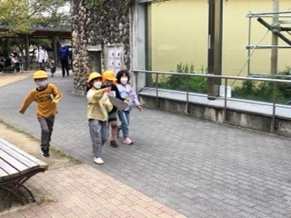 １年生　校外学習②　班行動を楽しみます！